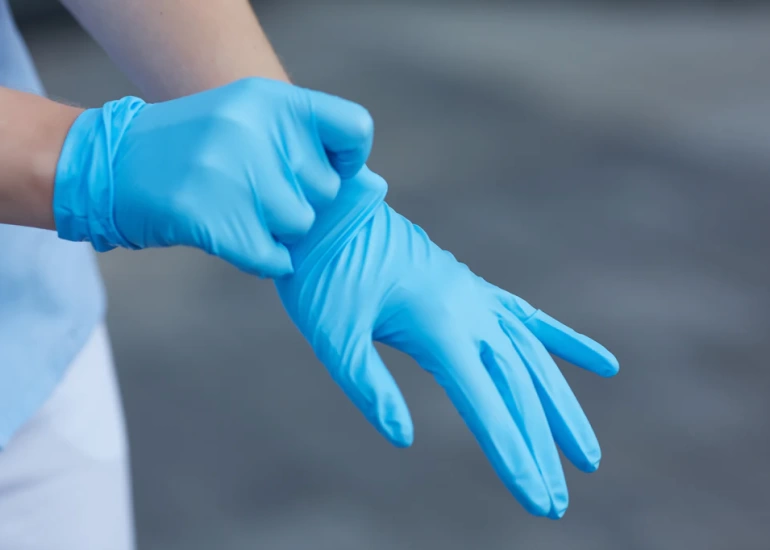 img-gloves.webp